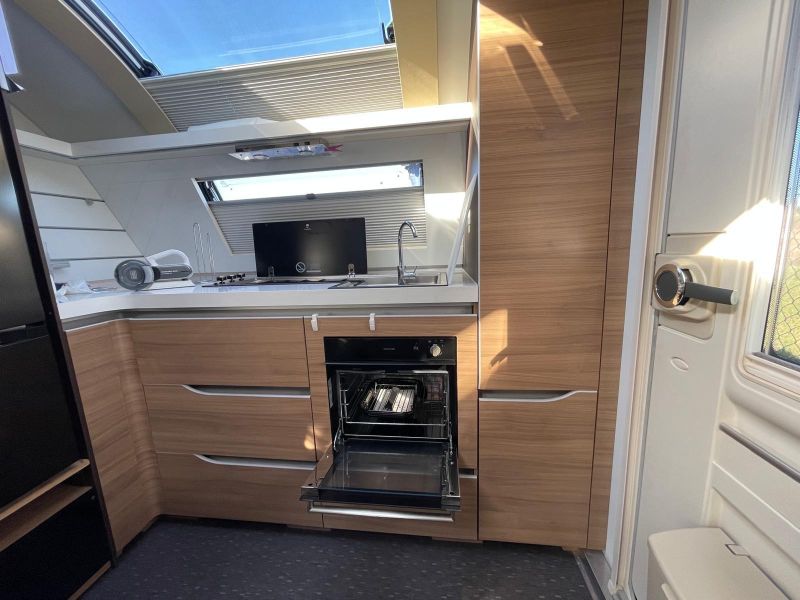 En venta Adria ALPINA 663HT Blanco 2019 Vizcaya foto 9