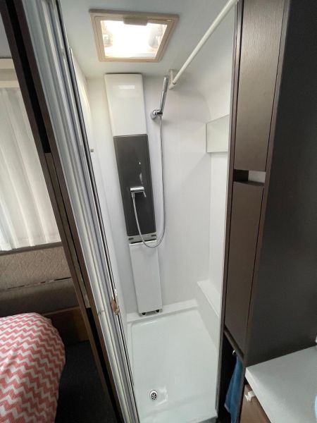 En venta Adria ALPINA 663HT Blanco 2019 Vizcaya foto 15
