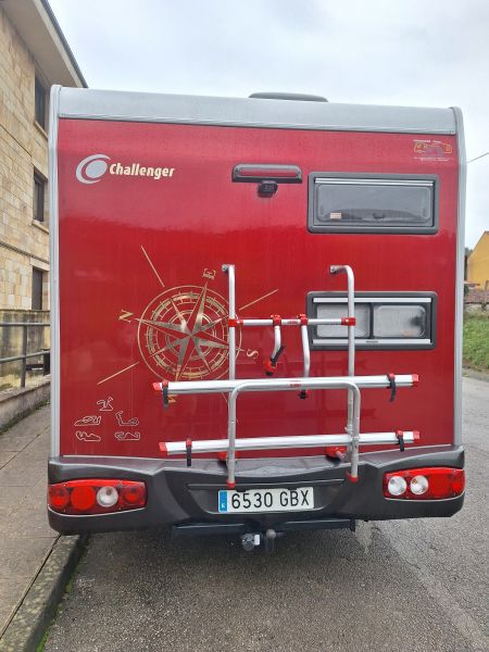 En venta Challenger GENESIS 43 Rojo 2008 Cantabria foto 2