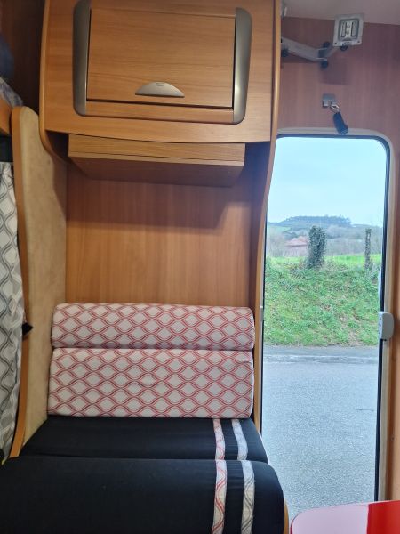 En venta Challenger GENESIS 43 Rojo 2008 Cantabria foto 9
