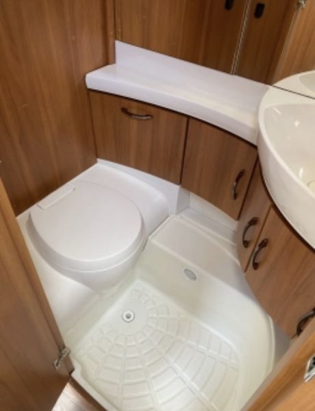 En venta Hobby Ontour 360KB Blanco 2015 Barcelona foto 17