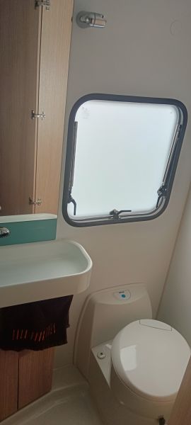 En venta Adria Aviva 522 pt Blanco 2022 Álava foto 15