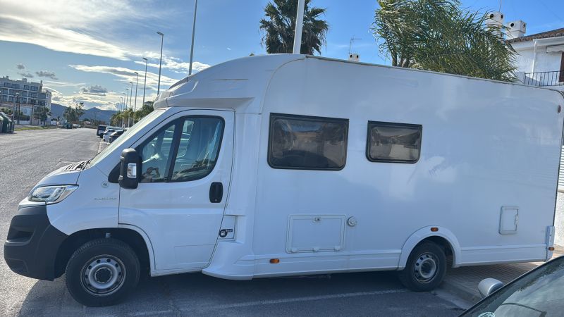 En venta Weinsberg ato autocaravana carado t447 perfilada2021 Blanco 2021 Valencia foto 3