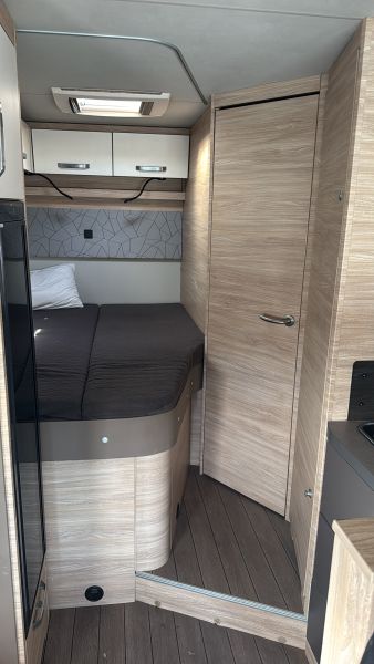 En venta Weinsberg ato autocaravana carado t447 perfilada2021 Blanco 2021 Valencia foto 6