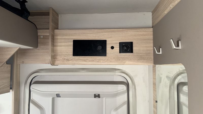 En venta Weinsberg ato autocaravana carado t447 perfilada2021 Blanco 2021 Valencia foto 16