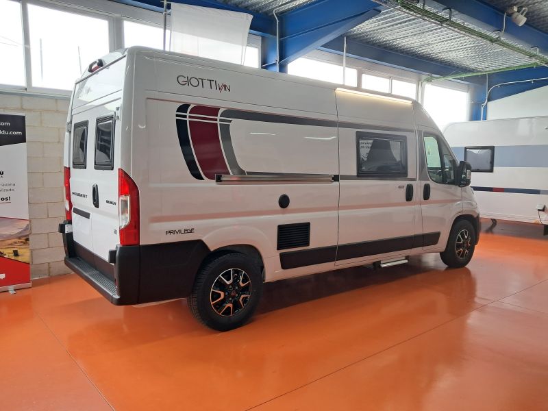 En venta Giotti LineGlobecar Giottiline Giottivan 60B Privilege 2025 Peugeot Stellantis  Blanco 2025 Barcelona foto 2