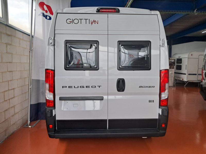 En venta Giotti LineGlobecar Giottiline Giottivan 60B Privilege 2025 Peugeot Stellantis  Blanco 2025 Barcelona foto 3