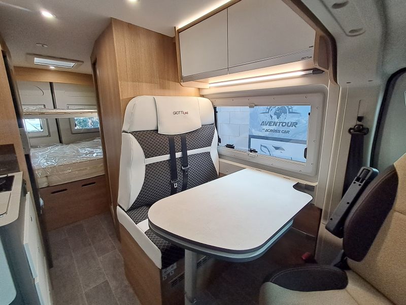 En venta Giotti LineGlobecar Giottiline Giottivan 60B Privilege 2025 Peugeot Stellantis  Blanco 2025 Barcelona foto 8