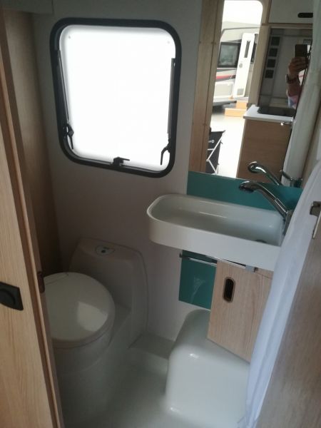 En venta Adria Aviva 360 DK Blanco 2021 Álava foto 4