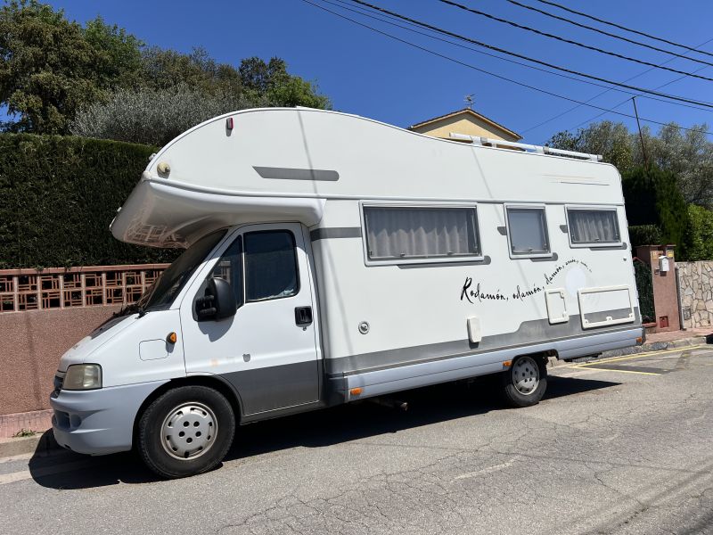 En venta Benimar Europe 6000ST Blanco 2003 Girona foto 2