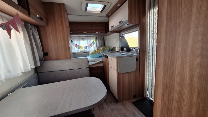 En venta Weinsberg CARAONE 390 QD Blanco 2017 Barcelona foto 3