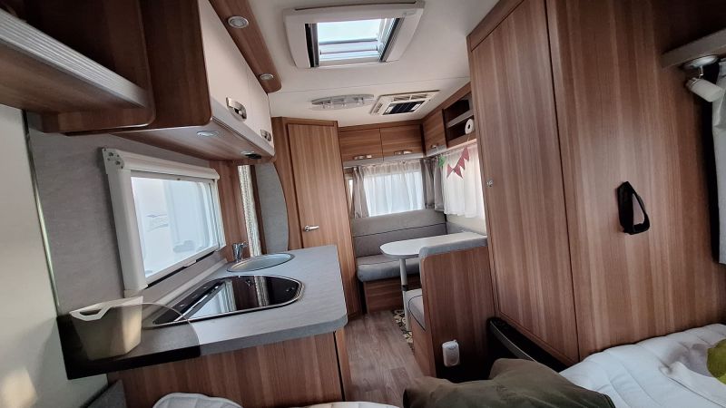 En venta Weinsberg CARAONE 390 QD Blanco 2017 Barcelona foto 5
