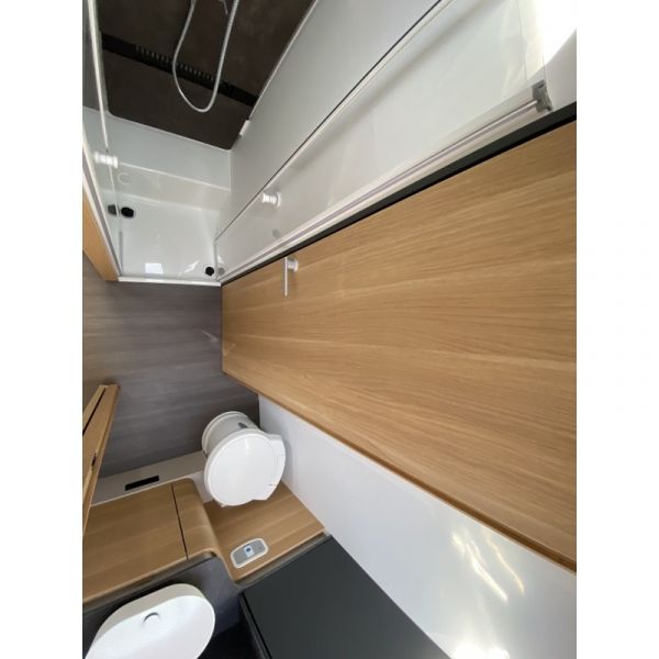 En venta Adria Matrix Plus 670 SC Blanco 2021 Barcelona foto 6