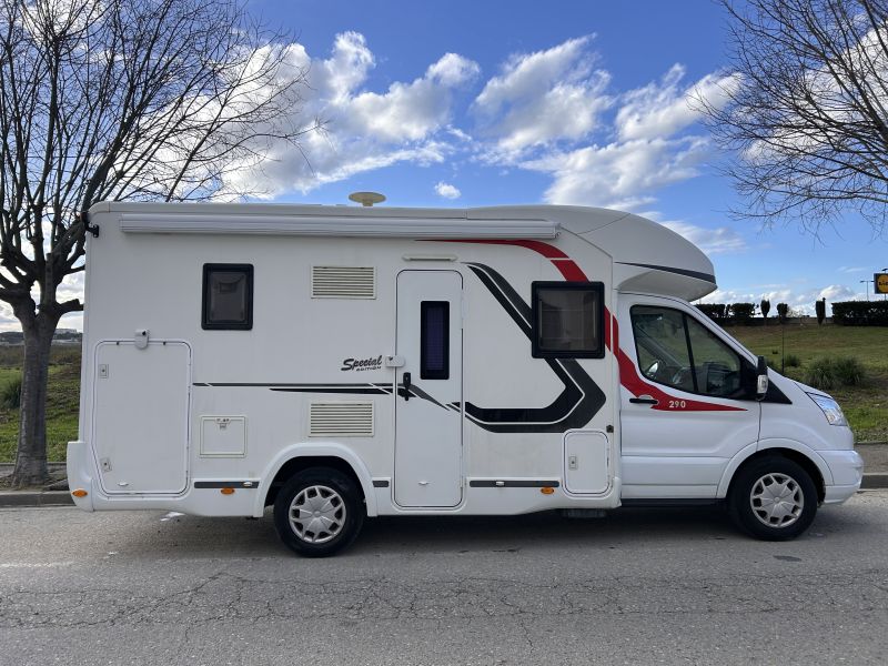 En venta Challenger Genesis 290 Special Edition  Blanco 2017 Barcelona foto 3