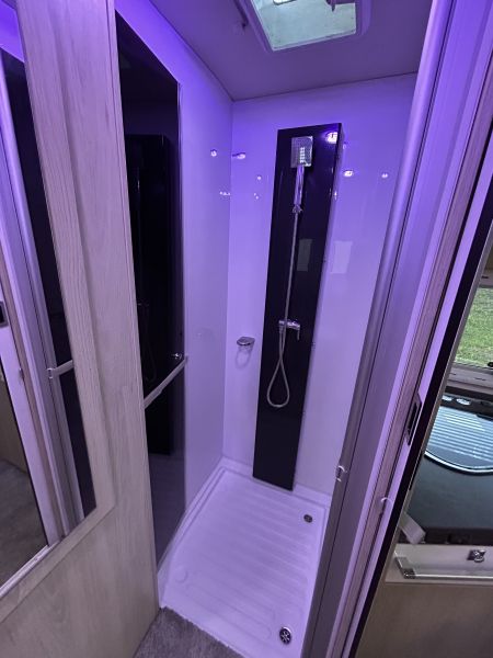 En venta Challenger Genesis 290 Special Edition  Blanco 2017 Barcelona foto 16