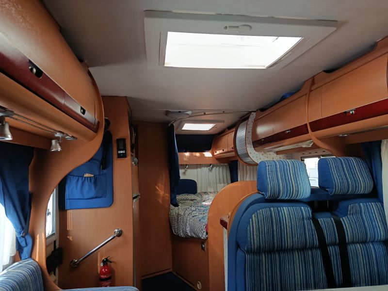 En venta Fiat fiat ducato s54 2.8 128cv (ampliado a 150cv) Blanco 2005 Madrid foto 13