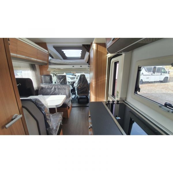 En venta Adria Coral XL Axess 600 DP 2021 Blanco 2021 Barcelona foto 3