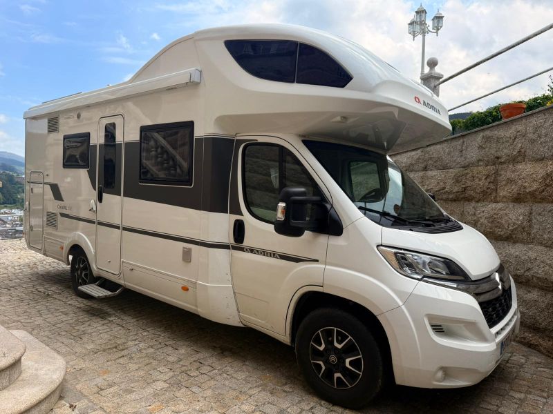 En venta Adria CORAL XL 670 DK Blanco 2021 Asturias foto 1