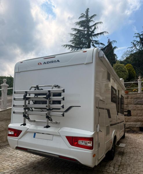 En venta Adria CORAL XL 670 DK Blanco 2021 Asturias foto 2
