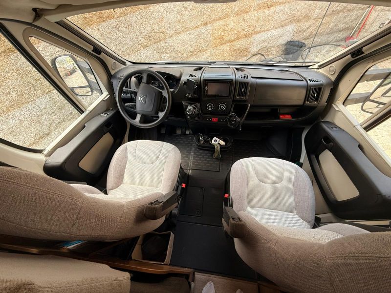En venta Adria CORAL XL 670 DK Blanco 2021 Asturias foto 11