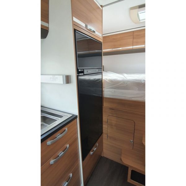 En venta Adria Coral XL Axess 600 DP 2021 Blanco 2021 Barcelona foto 7