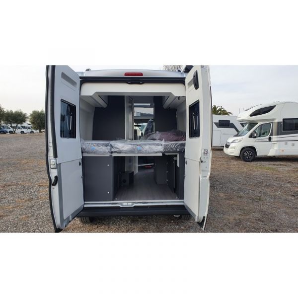 En venta Adria Twin Supreme 600 SPB  2021 Gris 2021 Barcelona foto 2