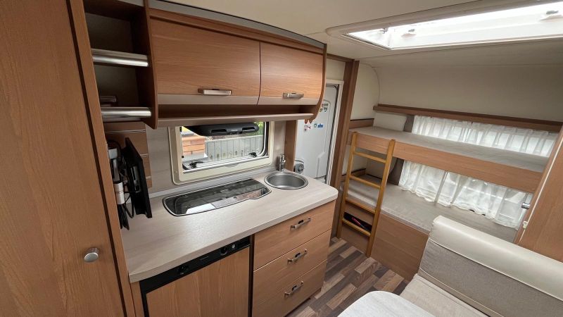 En venta Knaus Sport 500 FDK Blanco 2016 Barcelona foto 10