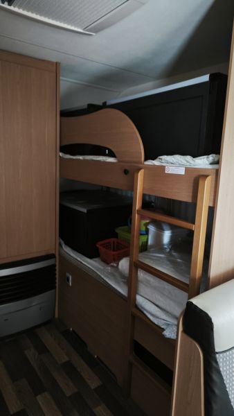 En venta Knaus 580 QS SPORT Blanco 2015 Barcelona foto 6