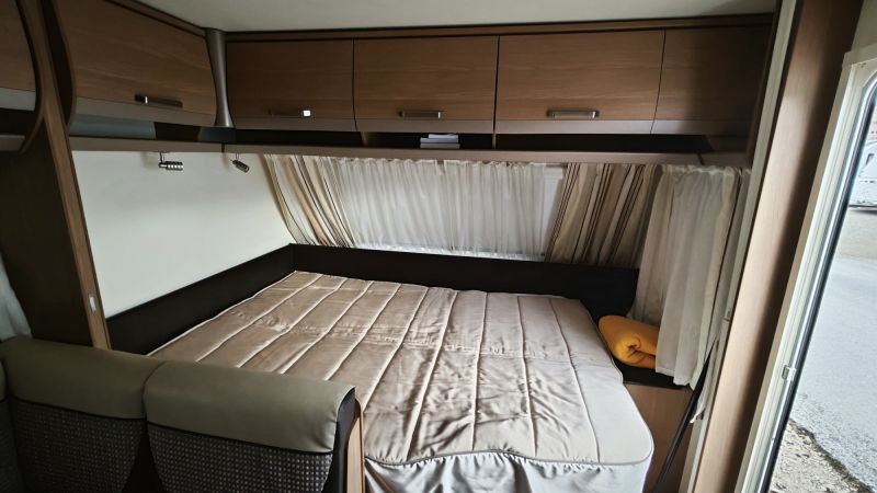 En venta Knaus 580 QS SPORT Blanco 2015 Barcelona foto 12