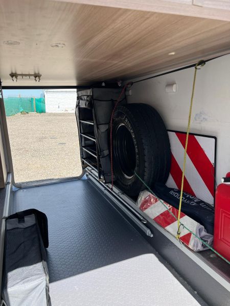 En venta Adria Matrix Axess 670 SP Blanco 2015 Madrid foto 3