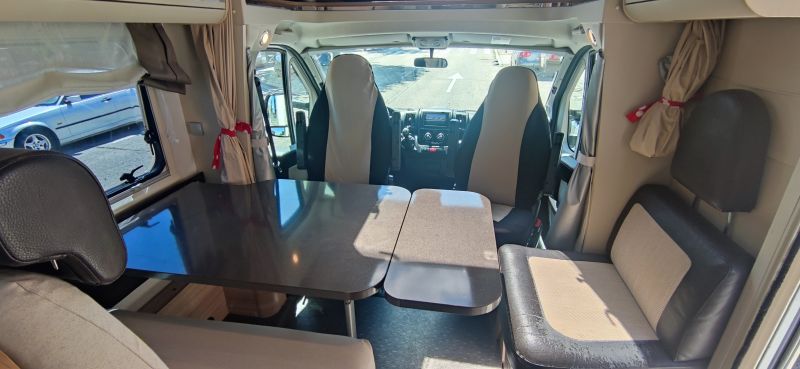 En venta Adria Matrix Axess 670 SP Blanco 2015 Madrid foto 9