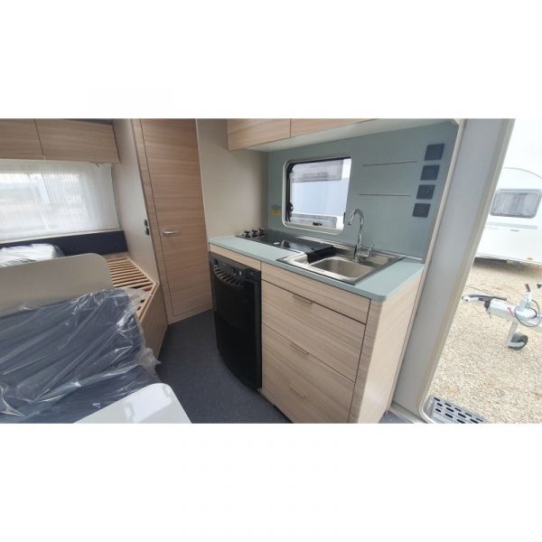 En venta Adria Altea 472 PK 2021 Blanco 2021 Barcelona foto 3