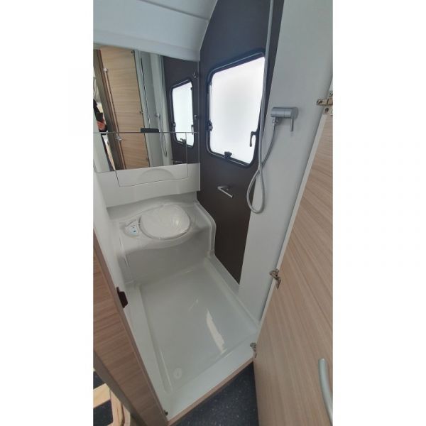 En venta Adria Altea 472 PK 2021 Blanco 2021 Barcelona foto 6