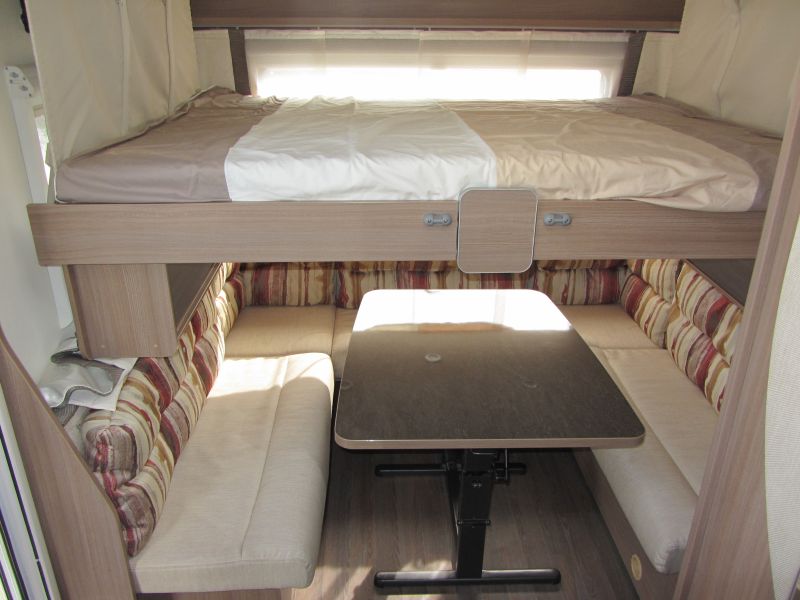 En venta Bürstner PREMIO PLUS 550TK Blanco 2014 Sevilla foto 6