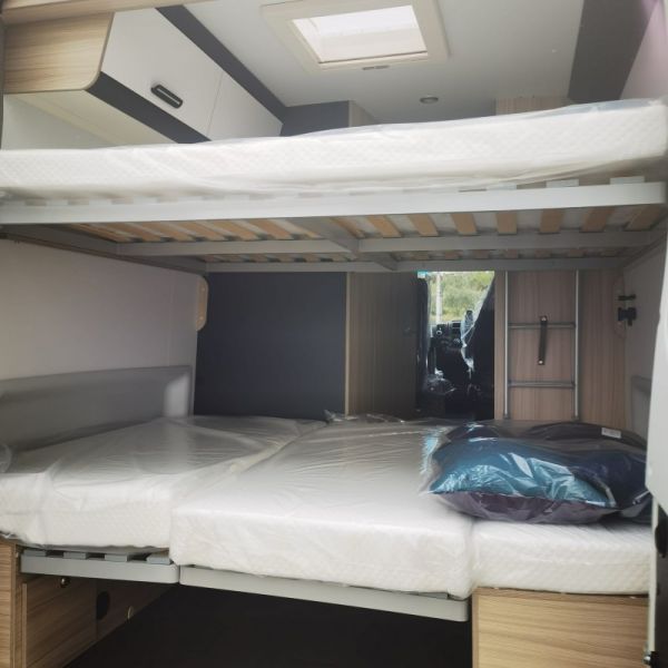 En venta Sun Living V60 SP FAMILY Blanco 2022 Barcelona foto 6