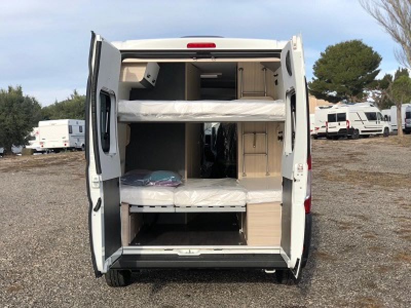 En venta Sun Living V60 SP FAMILY Blanco 2022 Barcelona foto 9