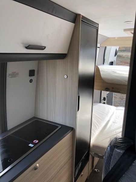 En venta Sun Living V60 SP FAMILY Blanco 2022 Barcelona foto 11