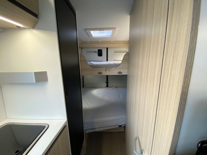 En venta Adria Twin Axess 600 SP family ocasión Blanco 2022 Barcelona foto 7