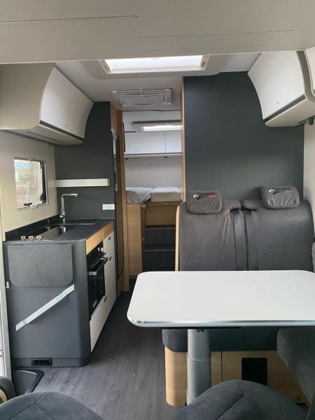 En venta Adria Adria Sonic Plus 600SL Ocasión Blanco 2023 Barcelona foto 6