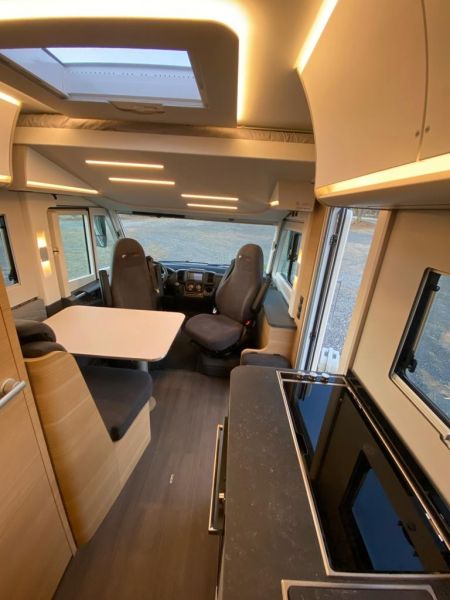 En venta Adria Adria Sonic Plus 600SL Ocasión Blanco 2023 Barcelona foto 9