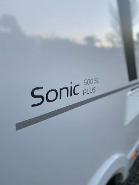 En venta Adria Adria Sonic Plus 600SL Ocasión Blanco 2023 Barcelona foto 11