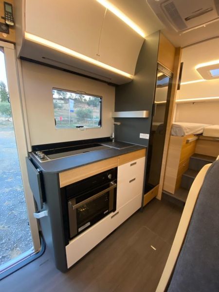 En venta Adria Adria Sonic Plus 600SL Ocasión Blanco 2023 Barcelona foto 13