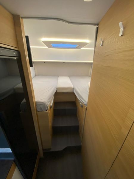 En venta Adria Adria Sonic Plus 600SL Ocasión Blanco 2023 Barcelona foto 15
