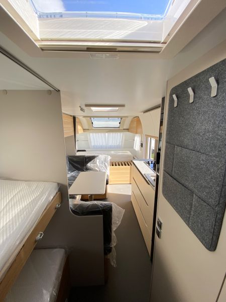 En venta Adria Adora 573 PT (Nueva outlet) Blanco 2023 Barcelona foto 7