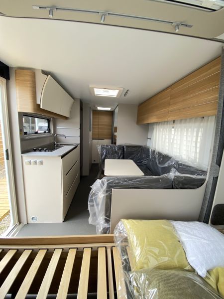 En venta Adria Adora 573 PT (Nueva outlet) Blanco 2023 Barcelona foto 10
