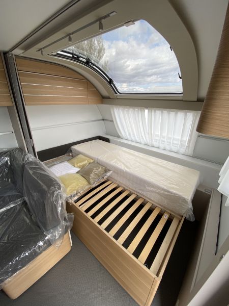 En venta Adria Adora 573 PT (Nueva outlet) Blanco 2023 Barcelona foto 11