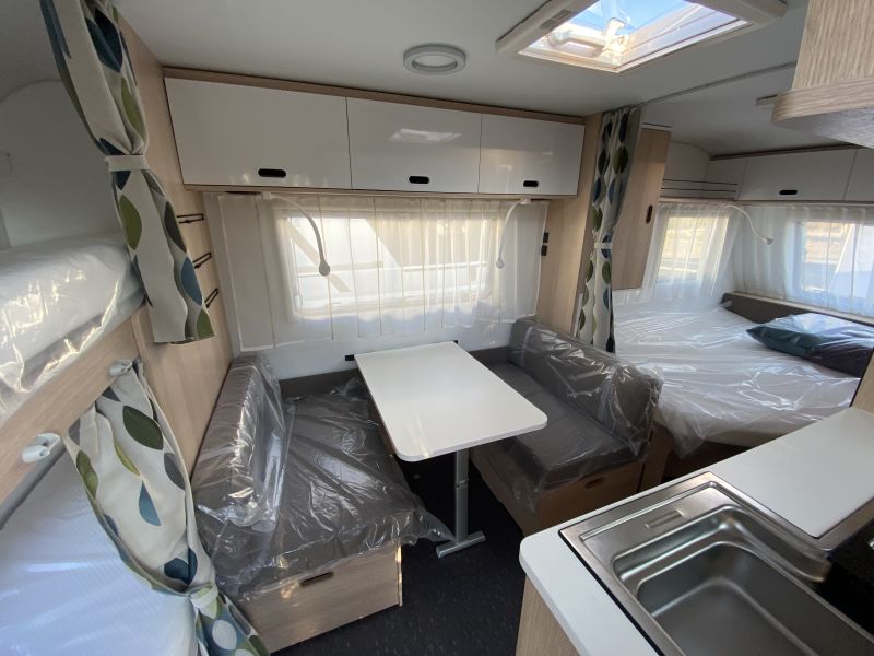 En venta Adria Aviva 472 PK Blanco 2025 Barcelona foto 6