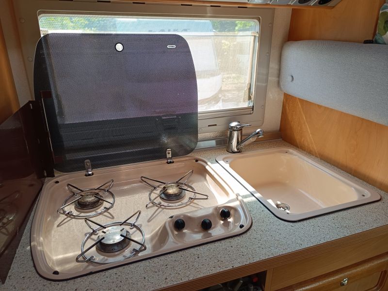En venta Bürstner Bürstner A535-2 Active  Blanco 2000 Guipúzcoa foto 9