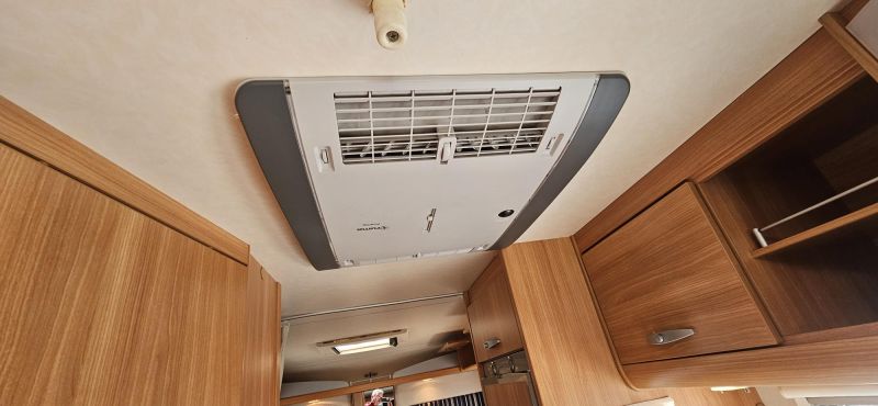 En venta Knaus Sport TI 700 Blanco 2011 Málaga foto 3