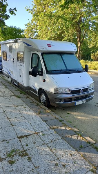 En venta Bürstner Solano T602 Blanco 2007 Madrid foto 1